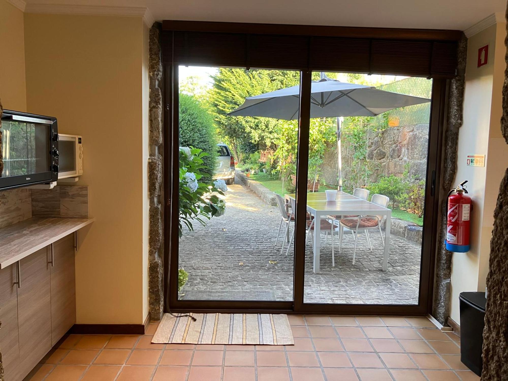 Bergui Guesthouse - Em Guimaraes Desde 2017 Exterior foto